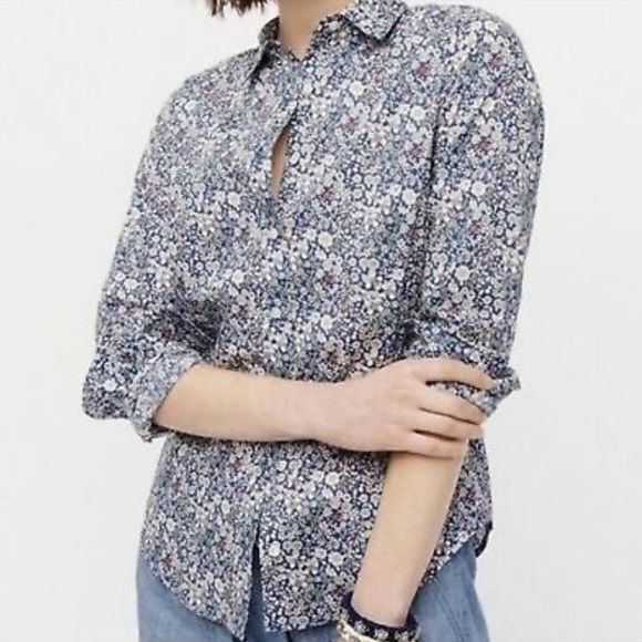 J. Crew Tops - J.Crew women’s blue floral button down shirt 0 L54-2